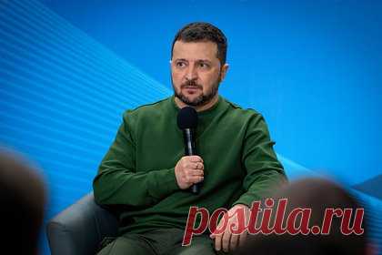 Зеленский раскрыл кандидатуры на руководящие должности в ВСУ. Президент Украины Владимир Зеленский раскрыл кандидатуры на руководящие должности в Вооруженных силах республики. Он заявил о «десятках разговоров с командирами разного уровня», в частности — с бригадными генералами Андреем Гнатовым, Михаилом Драпатым и Игорем Скибюком и полковниками Павлом Палисой.