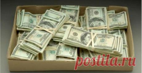 Дедушка нашёл $95 000, которые его жена насобирала за 50 с лишним лет Супруги отпраздновали уже свою золотую свадьбу. Они всю жизнь доверяли друг другу и не скрывали ничего. Только об одном молчала женщина — просила никогда не открывать обувную коробку наверху в […]