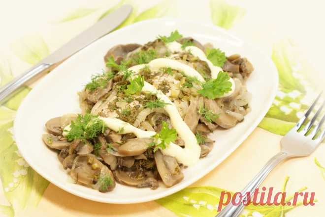 Куриное филе с грибами, запеченное в фольге
