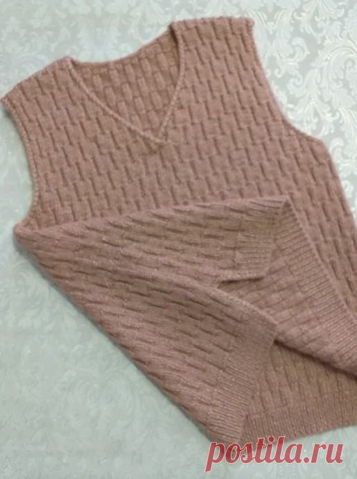 Интересный жилет спицами