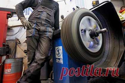 Москвичам рекомендовали сменить шины