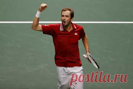 Сборная России вышла в финал Кубка Дэвиса впервые с 2007 года. Сборная России вышла в финал Кубка Дэвиса. Россиянин Даниил Медведев в полуфинальном матче обыграл немецкого теннисиста Яна-Леннарда Штруффа со счетом 6:4, 6:4. В заключительной встрече 5 декабря россияне сыграют со сборной Хорватии, которая оказалась сильнее сербской команды.