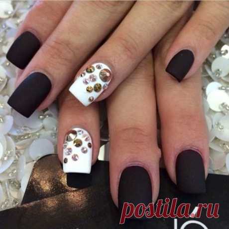 Матовый маникюр на короткие ногти