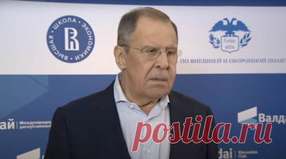 «Конечно, все знали — человек известный»: Лавров — о скандале с чествованием нациста в парламенте Канады. Глава МИД России Сергей Лавров заявил, что те, кто чествовал нациста в парламенте Канады, хорошо знали, кто был перед ними. Об этом министр сообщил, отвечая на вопрос RT. По словам Лаврова, премьер Канады Джастин Трюдо выглядит жалко в попытках оправдать себя на фоне скандала. RT вёл прямую трансляцию. Читать далее