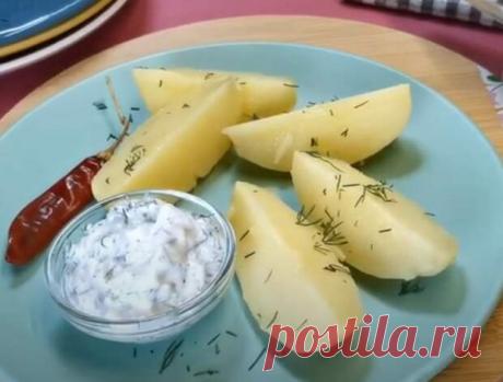 Селедочный соус к драникам, картофелю или блинам - Вкусные рецепты - медиаплатформа МирТесен Очень вкусный и необычный соус. Понравится тем, кто любит эту рыбку, ну а сочетание с картофелем, блинчиками или драниками просто безумно вкусное. Мы думаем, что и вы так считаете, а значит, самое время бежать на кухню и готовить этот замечательный соус. Необходимые продукты 100 грамм филе сельди