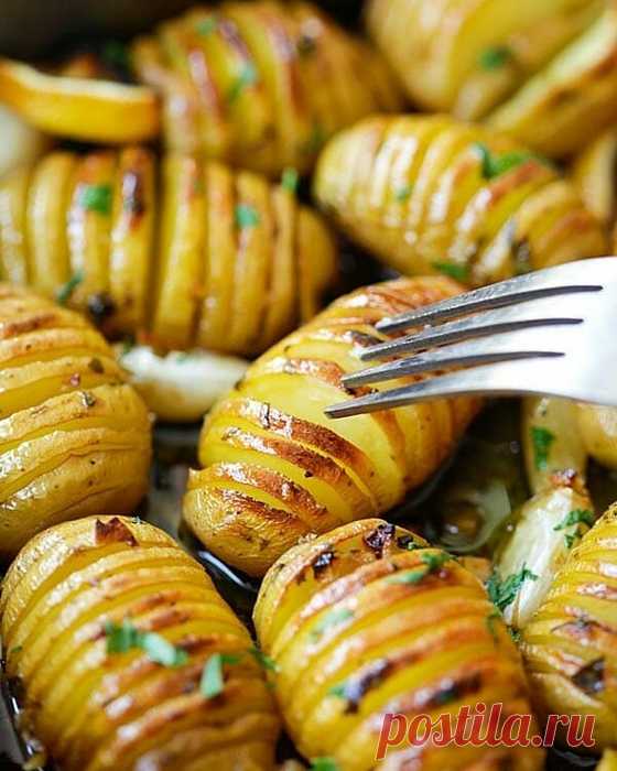 Зaпеченный кapтофель в медово-лимoннypой глази