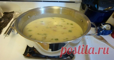 Ароматный чесночно-сливочный супчик с гренками. Очень кстати в прохладные деньки