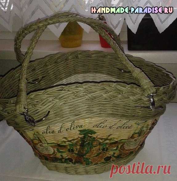 bolso de mimbre.