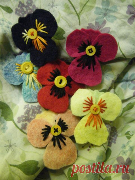 Pansy brooch