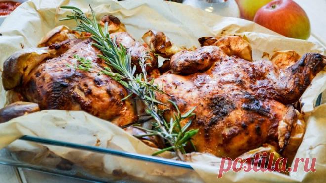 Курица с яблоками в духовке