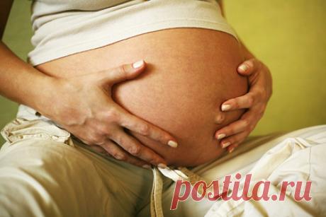 Российский врач рассказала о влиянии COVID-19 у женщин на шансы забеременеть. Главный внештатный специалист Минздрава России по репродуктивному здоровью женщин Наталия Долгушина рассказала, что у перенесших COVID-19 женщин возможность забеременеть, в том числе при помощи процедуры экстракорпорального оплодотворения (ЭКО), снижается. Однако вакцинация не делает хуже подготовку к процедуре.