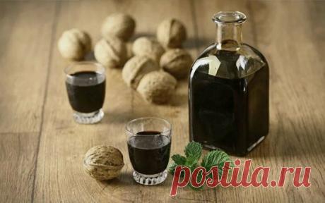 Как сделать настойку из перегородок грецких орехов на водке? В чём польза напитка, как принимать? | WeLady.ru | Яндекс Дзен