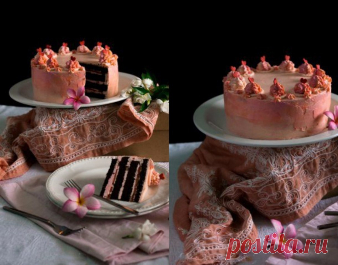 Шоколадный торт с клубникой.