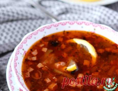 Солянка сборная с копчеными колбасками – кулинарный рецепт