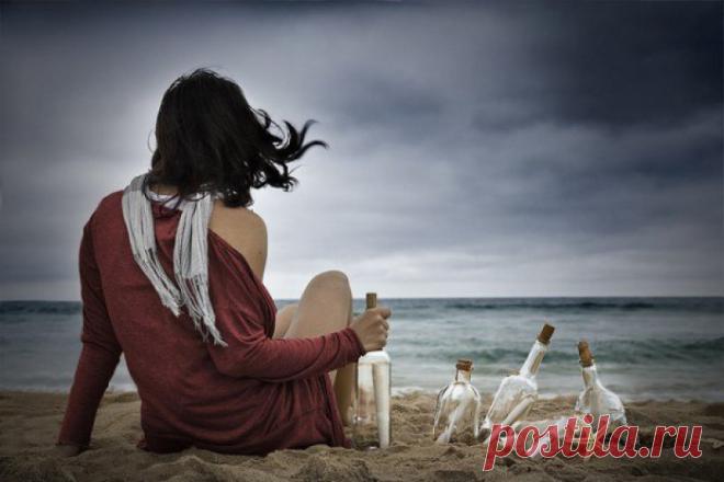 Не тратьте! 
 

Не тратьте жизнь на тех, кто вас не ценит, На тех, кто вас не любит и не ждёт, На тех, кто без сомнений вам изменит, Кто вдруг пойдёт на «новый поворот». Не тратьте слёз на тех, кто их не видит, Н…