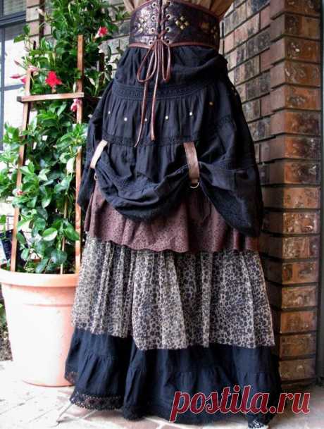 RESERVED for Garr2828 Steampunk Pirate Wench Renaissance Upcycled Black and…