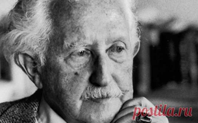 Мнение Э.Эрикона о том, как старикам надо преодолевать боязнь финала жизни
Тема сложная для молодых по причине того, что они пребывают в иллюзии, что финал жизни где то там, далеко. Это у них от того, что смерть для них абстракция и у них еще мало жизненного опыта. Люди после 50, особенно те, кто похоронил родных, понимают, что внезапность смерти это факт. А еще это факт того, […]
Читай пост далее на сайте. Жми ⏫ссылку выше