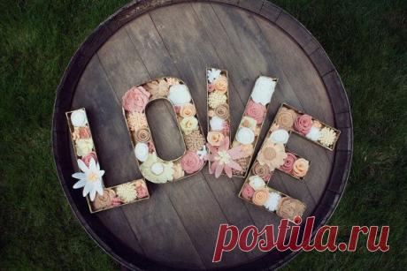 Me sentais Floral lettres LOVE mariage ou par SugarSnapBoutique