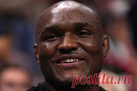Чемпион UFC Усман пошутил над желанием Макгрегора подраться с ним. Американский боец смешанного стиля (MMA) Камару Усман отреагировал на желание ирландца Конора Макгрегора провести с ним поединок в рамках Абсолютного бойцовского чемпионата (UFC). «Вы, ребята, явно хотите убийства», — пошутил действующий чемпион UFC в полусреднем весе.