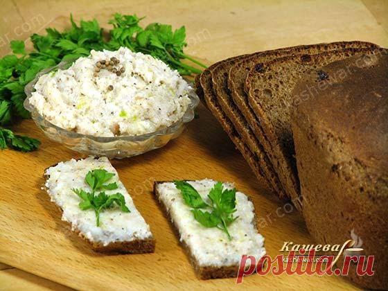 Сало с чесноком и кориандром.