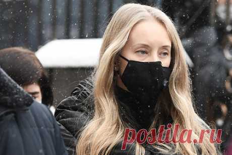 Раскрыты детали задержания подозреваемого в нападении на вдову Градского. Одного из подозреваемых в разбойном нападении на вдову Александра Градского Марину Коташенко удалось задержать в столичном метро при помощи камер распознавания лиц. 28-летний гражданин Таджикистана Умеджон Жабборов был задержан на станции метро «Менделеевская». Выяснилось, что ранее он был судим за дачу взятки.