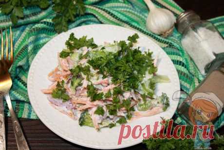 Салат из брокколи с греческим йогуртом, простой вкусный рецепт Рецепт диетического салата из брокколи, заправленного греческим йогуртом. Сочный салат с легкой заправкой понравится всем, кто предпочитает полезную еду.
