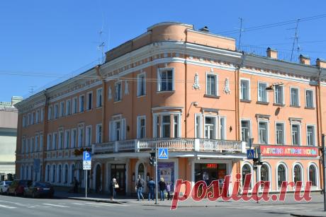 г.Пушкин . Кинотеатр АВАНГАРД. Место обнимулек и поцелуек. Иногда худ.фильмов.