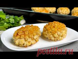 ПОЖАРСКИЕ котлеты ! Самые сочные, вкусные, сливочные, с хрустящей корочкой ! Рецепт куриных котлет Продукты:-фарш куриный-500гр-соль-1ч.л.без горки-перец-1/3ч.л. или по вкусу-хлеб/батон черствый (вчерашний)-120гр-сливки 20%-200мл-лук-1шт-масло сливочное - 60гр + 20гр для жарки лука-свежий батон/багет -1/2шт (для панировки)