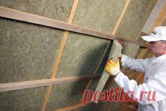 ЧТО ТАКОЕ УТЕПЛИТЕЛЬ НА БАЗАЛЬТОВОЙ ОСНОВЕ

Существует множество утепляющих материалов, самую большую сферу применения имеет утеплитель на базальтовой основе. Изготавливается на основе базальтового волокна. Основное вещество, из которого изготавливается материал – базальт. Горная порода, которая образуется при моментальном охлаждении магмы. Структура материала имеет волокнистый характер. Все волокна переплетены между собой в хаотичном порядке. Между волокнами размещается о...