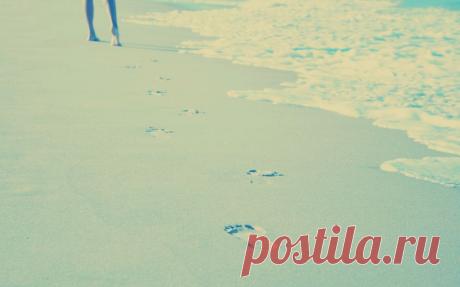 свет, радость, море, следы, солнце, Песок, настроение, отдых, человек, хочу на море, вода, девушка, тепло, волна, ноги, след, пляж, лето картинки на рабочий стол 4998