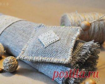 Мастер-класс: кофейный аромат и необычный дизайн интерьерной подвески саше в стиле бохо Сложность: низкая
Время работы: 1 час Материалы: мешковина, лён, кружево винтажное, корица, зёрна кофе, шпагат льнянойСо слов автора. Очень надеюсь, что этот будет не менее интересен, чем предыдущий.
...