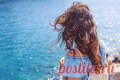 Россиянам раскрыли способ быстро восстановить волосы и ногти после коронавируса. Эксперт раскрыла россиянам, переболевшим коронавирусом, способы быстро восстановить волосы и ногти. Врач-дерматолог, трихолог и косметолог Татьяна Егорова отметила, что для того, чтобы вернуть здоровье в норму, необходимо больше отдыхать, проводить время на свежем воздухе, хорошо питаться и пить витамины.