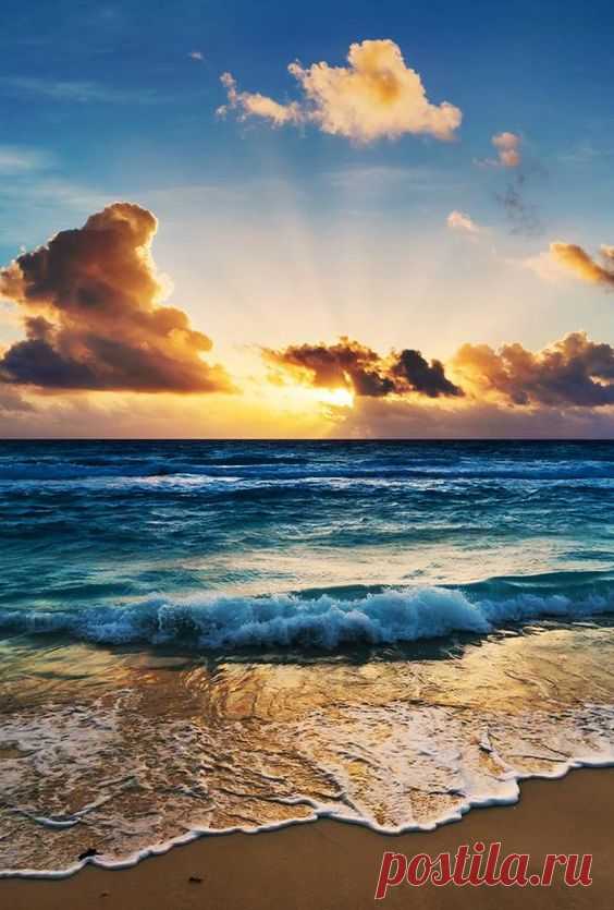(beach) color scheme idea - yellow/white ceiling, blue… 
Flickr  |  Pinterest • Всемирный каталог идей