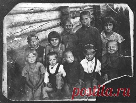 Нина Жиленко - РЕБЯТА С НАШЕГО ДВОРА УНИКАЛЬНАЯ ФОТОГРАФИЯ...