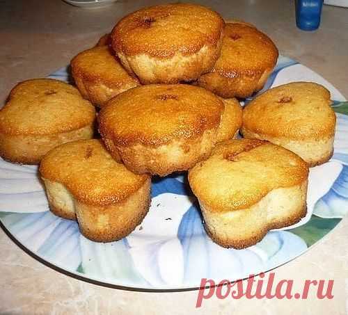 Пышные, воздушные и вкусные манные кексы - проще рецепта не найти!