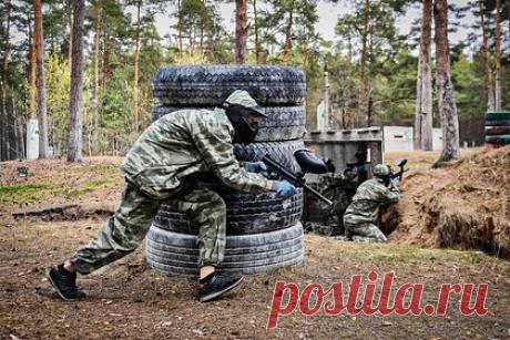 В Новой Москве инструктор по пейнтболу выстрелил школьнику в глаз. В Новой Москве инструктор по пейнтболу выстрелил шестикласснику в глаз. По данным издания MK.RU, все произошло на территории поселка Коммунарка. В местном спортивном клубе группа школьников праздновала призовое место, полученное на первенстве Москвы по волейболу, и день рождения одного из юных игроков.