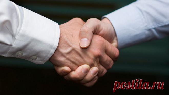 Рукопожатие. История и смысл главного мужского ритуала Традиция берёт свое начало в глубокой древности...