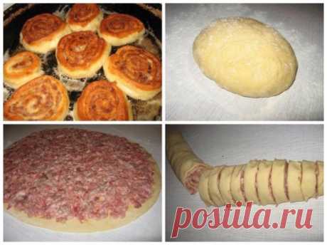 ШАНЕЖКИ С МЯСОМ!
Ингредиенты:
250 г творога, 2 яйца, 1 ч.л. соды гашен. уксусом, 2 стакана муки, 2 ч.л. масла подсолнечного, фарш для начинки, специи по вкусу
Смешиваем компоненты, кроме фарша, делаем тесто.
Раскатываем тесто, на него выкладываем фарш
Скручиваем в трубочку и нарезаем на кусочки по 1 см.
Жарим на сковородке с большом кол-ве подсолнечного масла