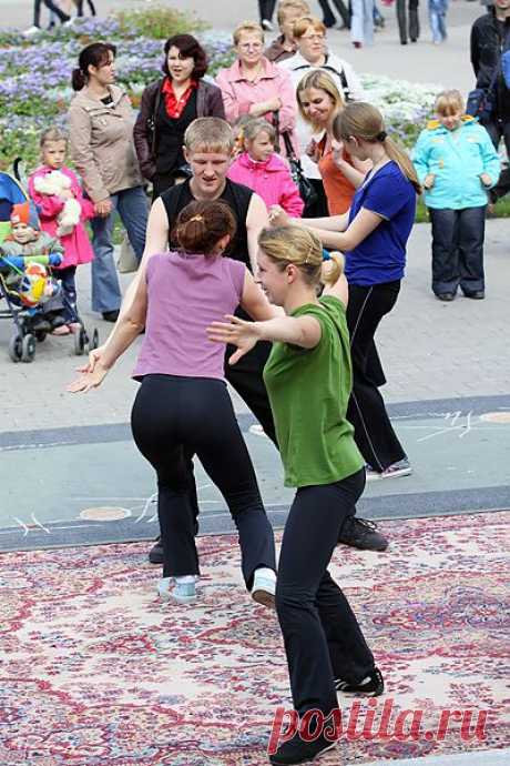 ТТП Коллаж 2011г. День города. Перформанс &quot;КИ - это просто!&quot;