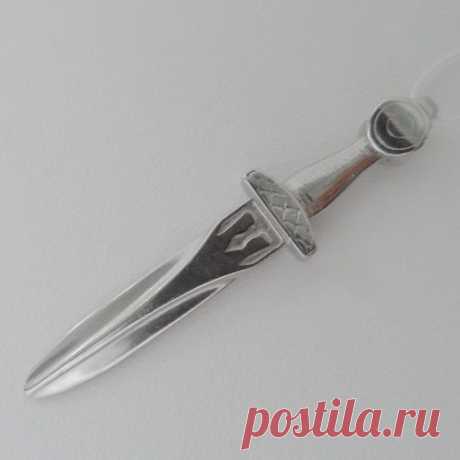 Серебряный оберег Меч