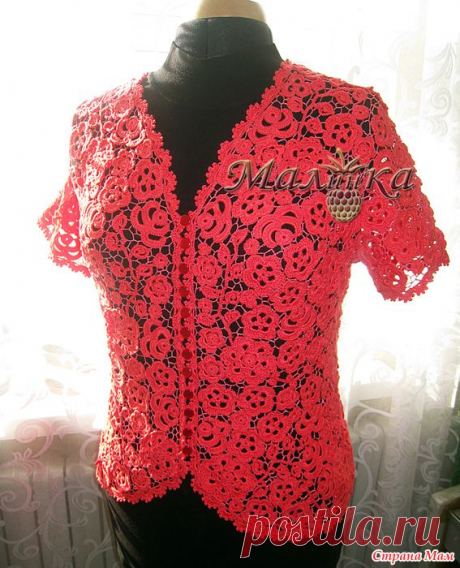 Жакет Коралл выполнен в технике ирландского кружева