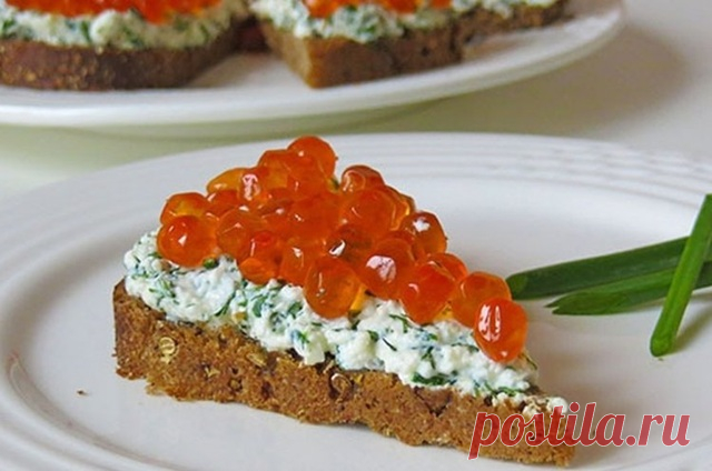 Бутерброды с красной икрой и творожным сыром — Дачный участок