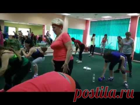 тренируемся дома и в зале - СУШИМ БЕДРА .резина и гантеля - YouTube