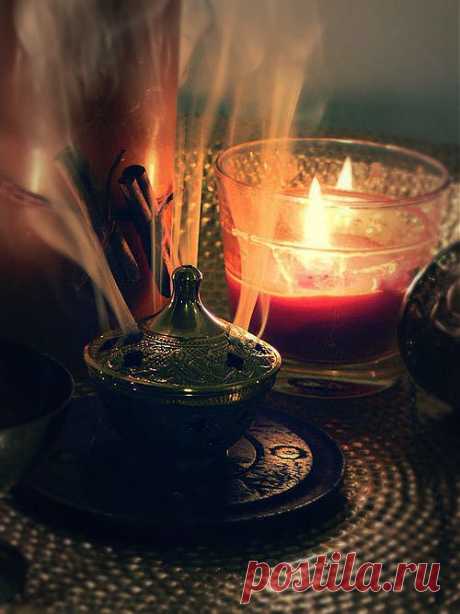 Дивный запах благовоний.