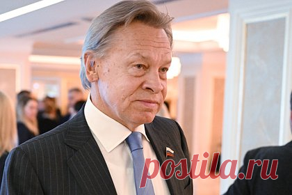 Сенатор заявил об информационной победе России над Западом. Член Совета Федерации Алексей Пушков заявил, что Россия одержала победу в информационной войне с Западом. По его мнению, иностранные издания внутри страны дискредитированы. К такому результату привели действия зарубежных пропагандистов, отметил Пушков в беседе с «Парламентской газетой».