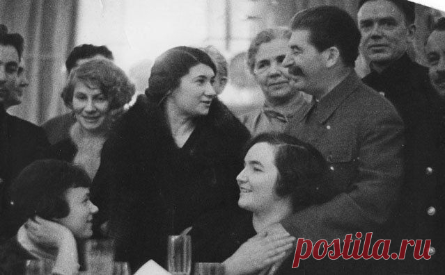 О последней ссылке Сталина, которую он отбывал в Туруханском крае, до сих пор ходят самые разнообразные легенды. Одной из наиболее интересных страниц биографии вождя этого периода является его сожительство с Лидией Перепрыгиной.