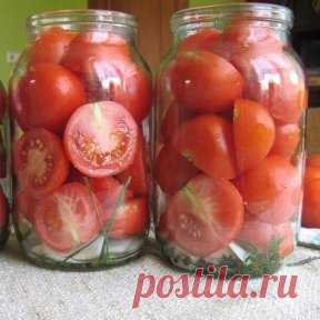 ТОП-10 ОТЛИЧНЫХ РЕЦЕПТОВ ИЗ ПОМИДОРОВ 🍅 
1) Помидоры, консервированные половинками
ИНГРЕДИЕНТЫ:
● помидоры
● перец горошком 
● лавровый лист
● лук
● зелень укропа
● чеснок
● растительное масло
Рассол:
● 3 л. воды
● 3 ст. л. соли
● 7 ст. л. сахара
● 1 ст. 9% уксуса
ПРИГОТОВЛЕНИЕ:
1. Для начала выбираем тугие красные помидоры.
2. Разрезаем их пополам.
3. На дно банки ( я использовала литровые), укладываем измельченный укроп, 4 - 5 перца горошком, одну небольшую луковицу кол...