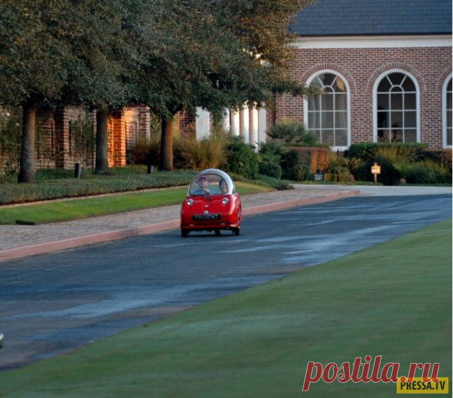 Peel P50 самый маленький в истории серийный автомобиль (29 фото) | Чёрт побери Современная экономическая ситуация и забота об окружающей среде способствует увеличению популярности небольших и экономичных автомобилей, таких как Volkswagen up!, Toyota iQ, и других. Самым маленьким серийным автомобилем в настоящее время считается автомобиль «smart fortwo», длина которого составляет 270 и ширина — 156 сантиметров. Но оказывается, что самый маленький в истории серийный автомоби...