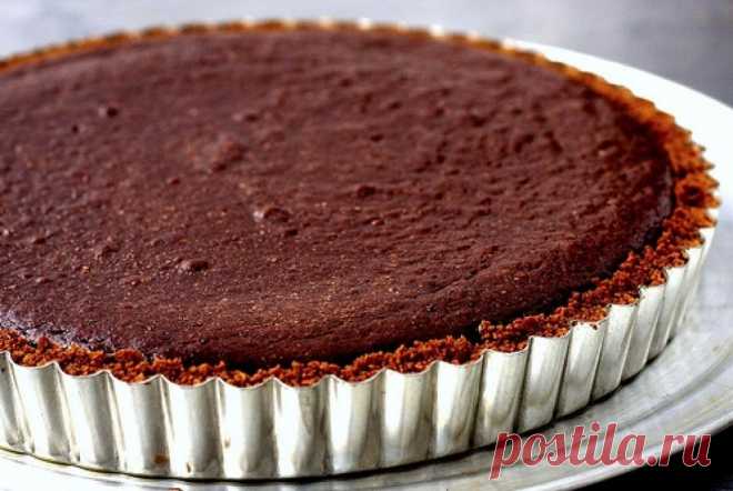 Шоколадный пирог с хрустящей основой, как приготовить -фото рецепт