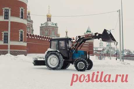 Назван средний чек на частные заказы по уборке снега в России. Настоящая зима пришла в большинство регионов России, и люди массово стали обращаться за частными услугами по уборке снега на своих участках, обратили внимание аналитики «Авито Услуг». Они изучили изменение спроса и назвали средний чек за услугу. С результатами исследования ознакомилась «Лента.ру».